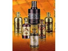 電鍍、噴涂與浮雕 現代酒瓶裝飾工藝的多元創新